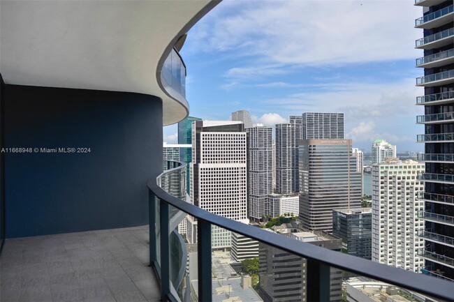 Building Photo - 1000 Brickell Plaza