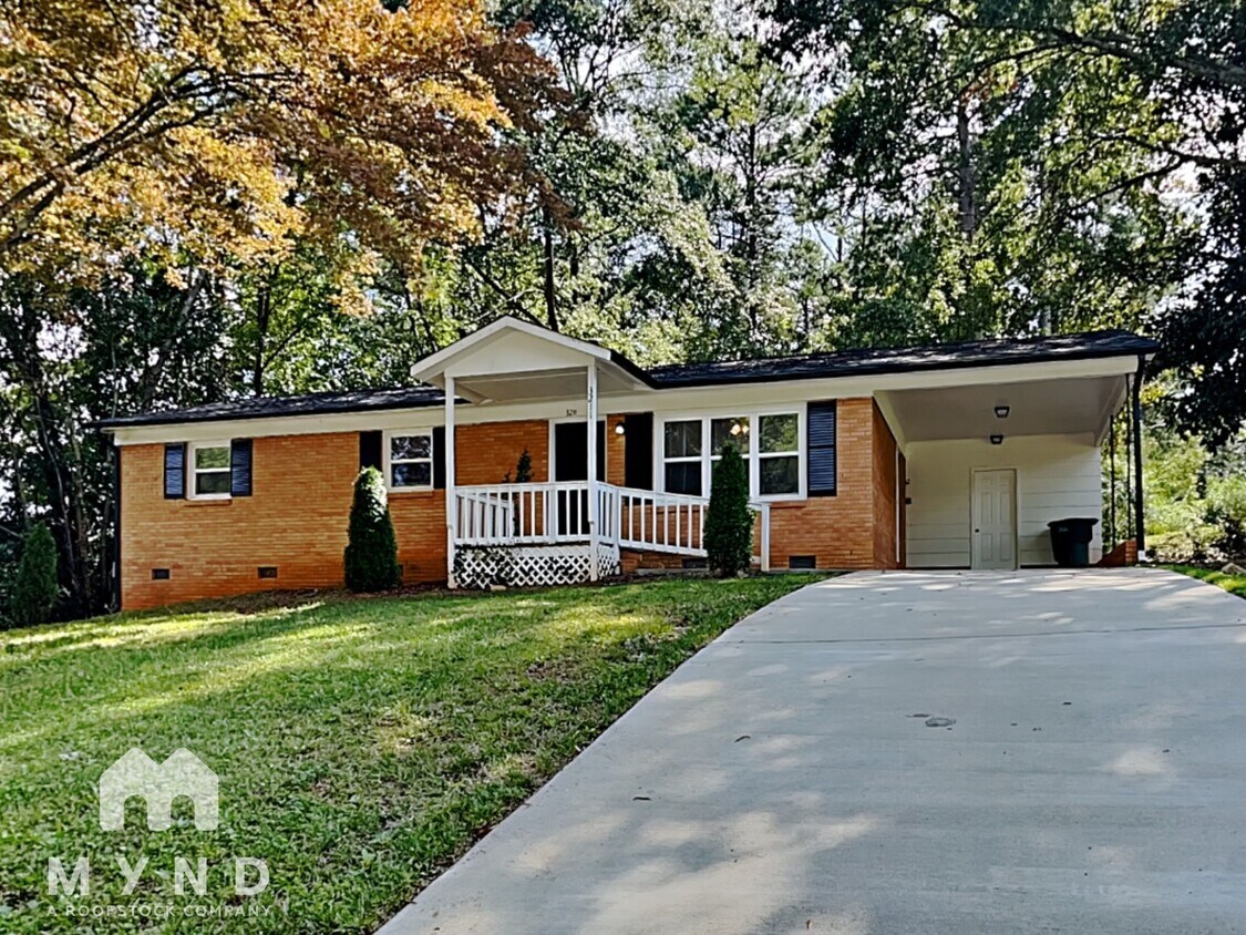 Foto principal - 3211 Spring Valley Dr