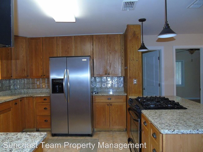 Building Photo - 3 br, 1 bath House - 880 Palm Avenue