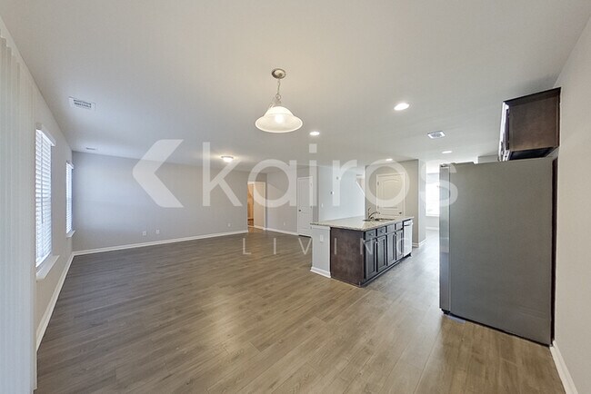 Building Photo - 102 Ebenezer Blf Wy