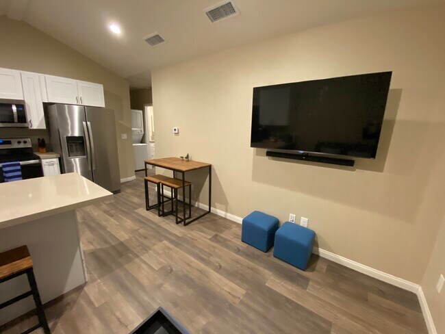 Foto del edificio - 6335 W 85th Pl