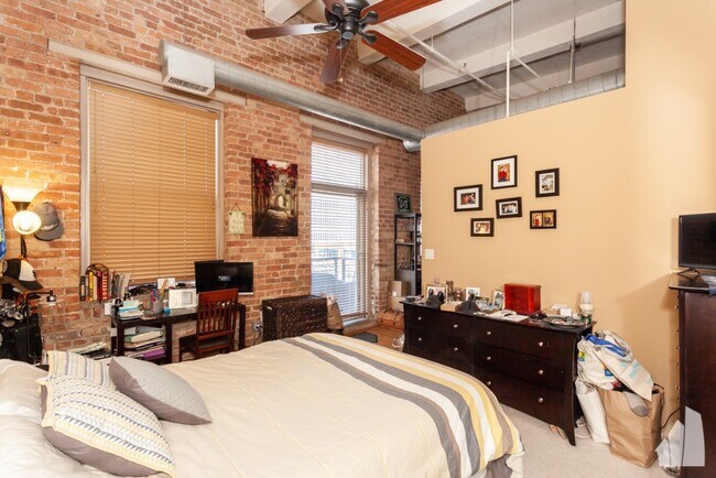 Foto del edificio - 420 S Clinton St