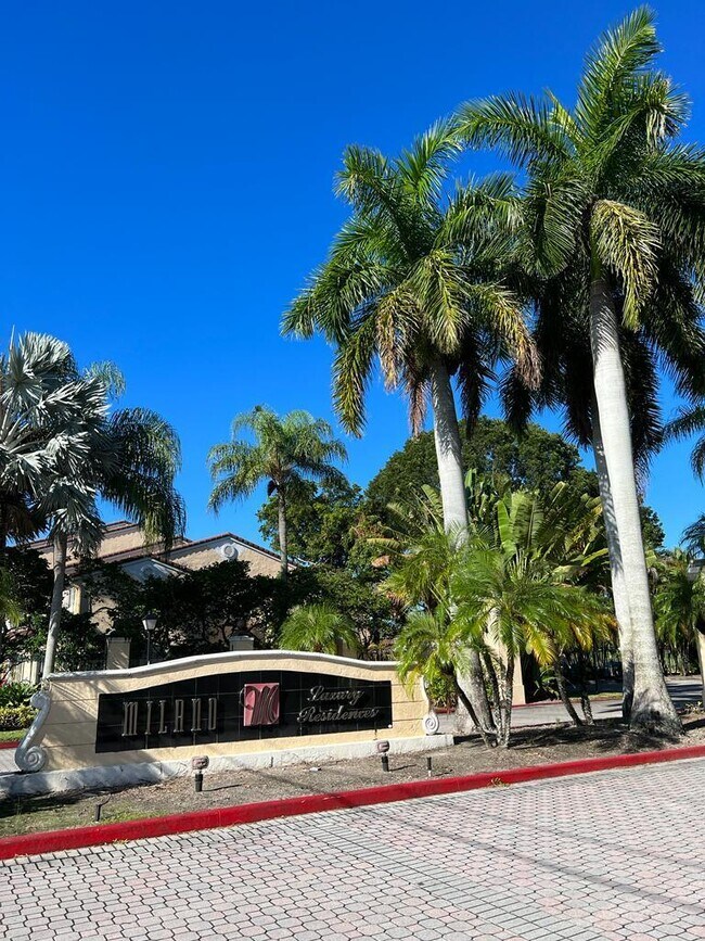 Foto del edificio - 1701 Village Blvd