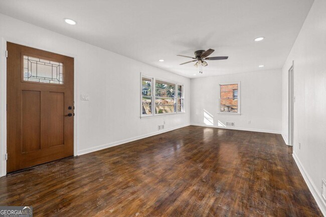 Building Photo - 212 Christopher Dr