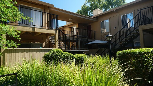 Building Photo - Garfield Court Apartments