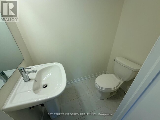 Building Photo - 30 Liben Wy