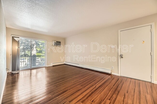 Building Photo - 1300 Golden Cir