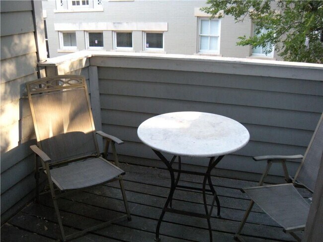 Foto del edificio - Gables 11 - 2 Bed - 1 1/2 Bath - 2 Car Personal Garage