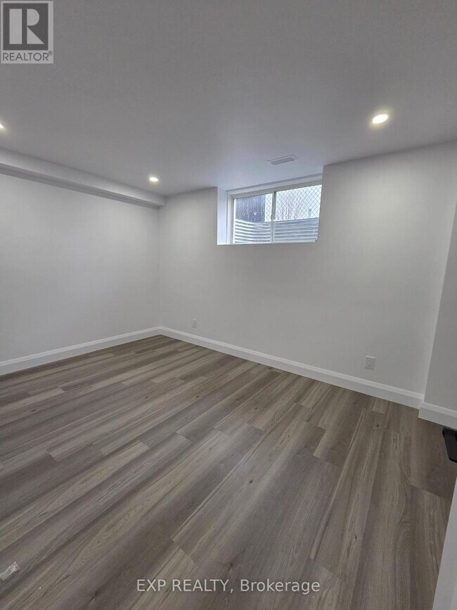 Building Photo - 180 Chenoa Way