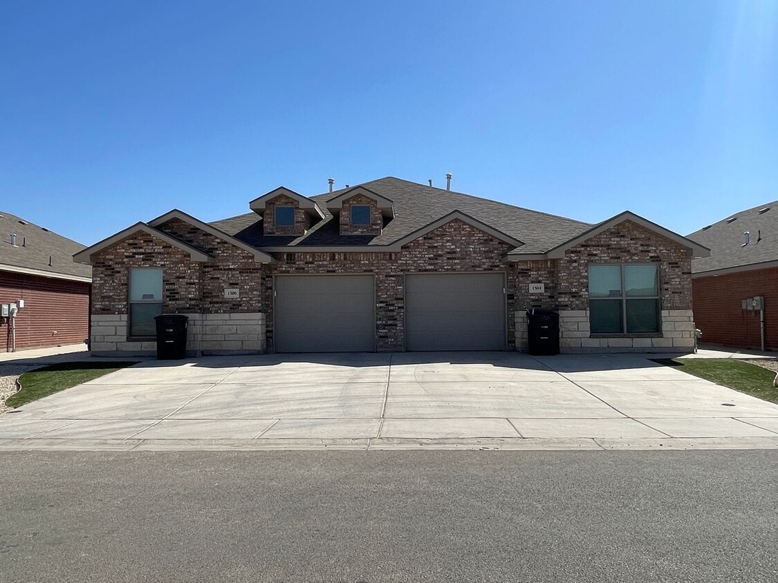 Foto principal - New Construction Home in Ratliff Ridge – M...