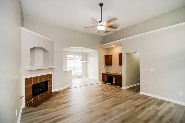 Foto del edificio - 4860 Stirrup Dr