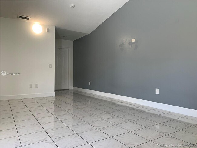 Foto del edificio - 4860 SW 152nd Pl  G-92 Miami Fl 33185