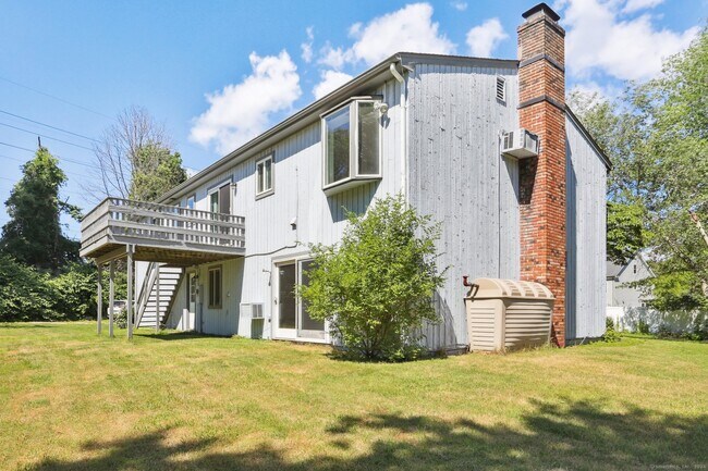 Building Photo - 30 Maple Ln