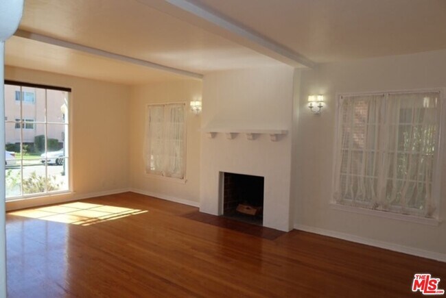 Building Photo - 1104 N Maryland Ave