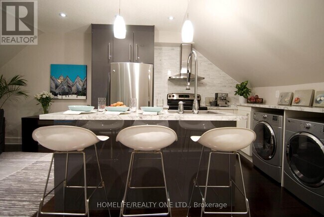 Photo du bâtiment - 1202 Gerrard St E