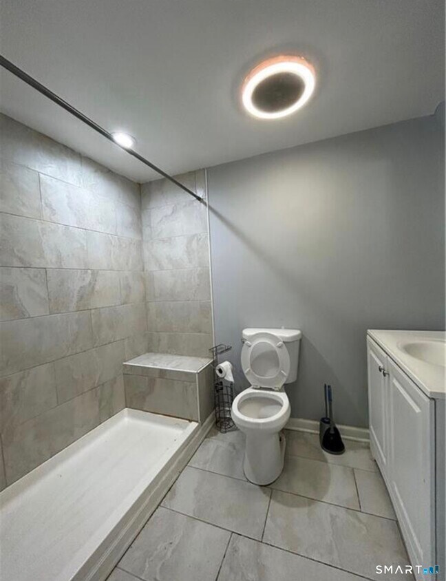 Foto del edificio - 1357 Fairfield Ave