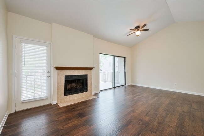 Building Photo - 3500 Tangle Brush Dr