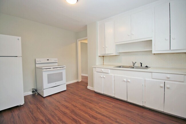 Foto del edificio - Cozy & Convenient 2 Bedroom in West Columb...