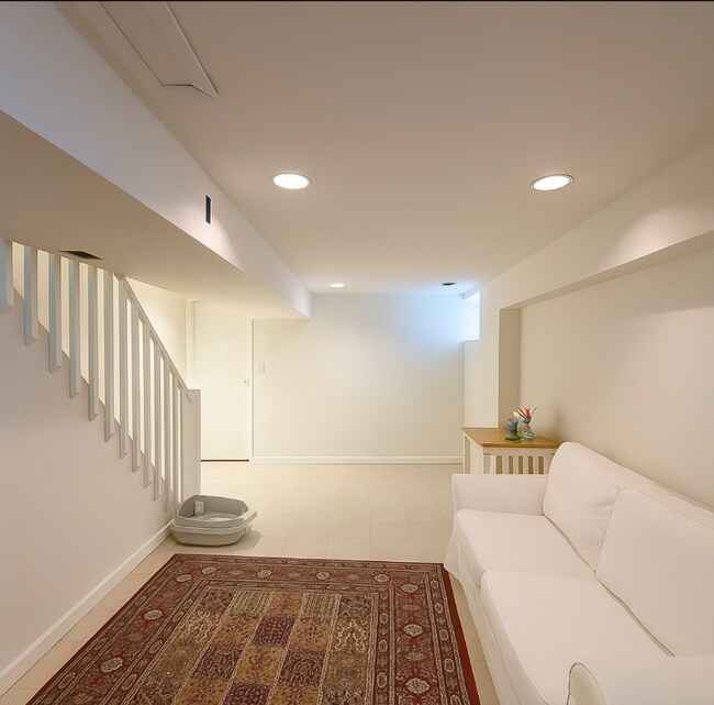 Foto del edificio - 34 Nesaquake Ave