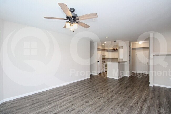 Foto del edificio - 420 W 1st St