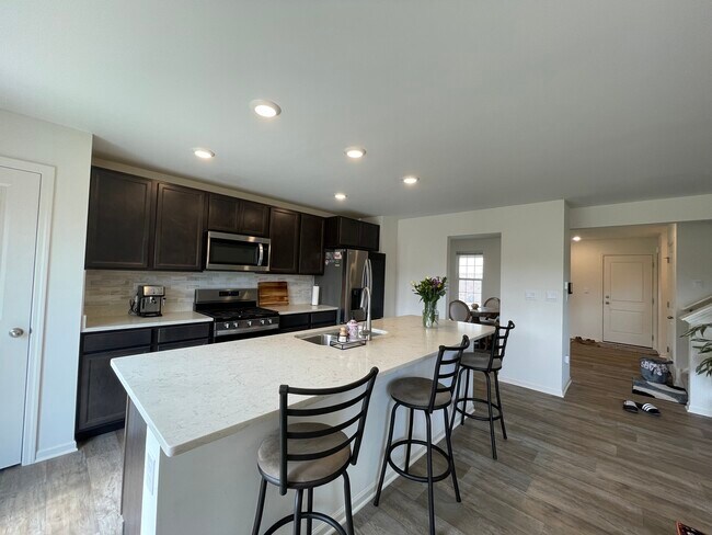 Building Photo - 2103-2115 Canyon Creek Ct