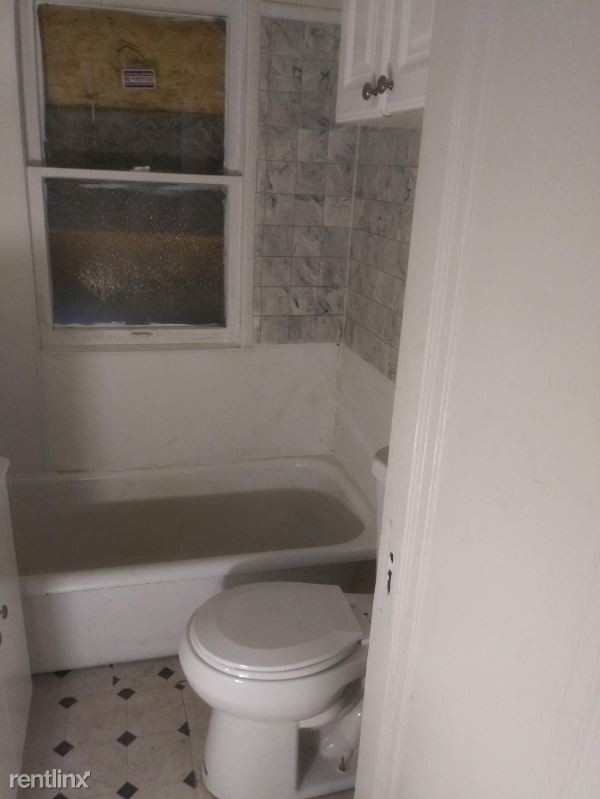 Building Photo - 3 br, 1 bath House - 11558 Wayburn