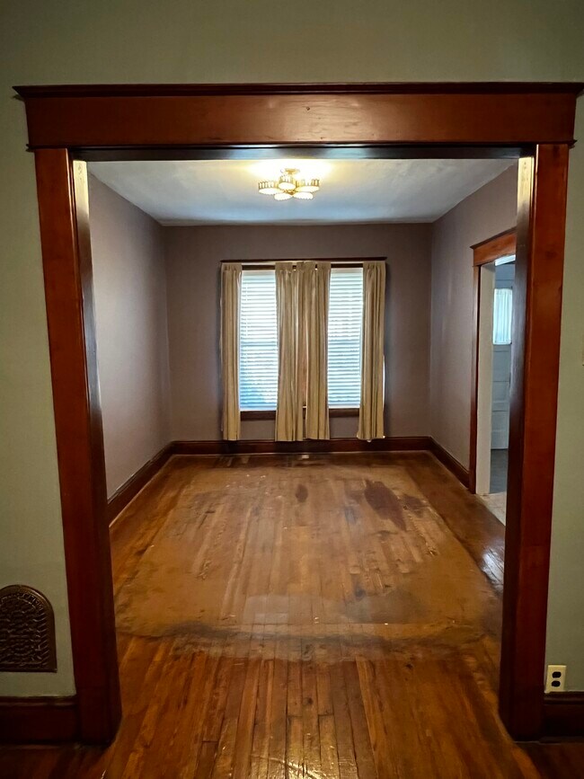 Building Photo - 2014 Boulevard Ave