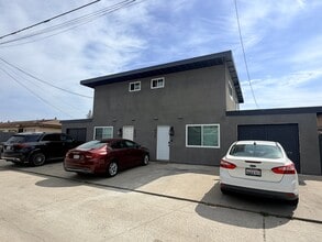 Building Photo - 474 Delaware St