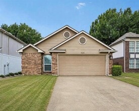Building Photo - 924 Ramblewood Dr