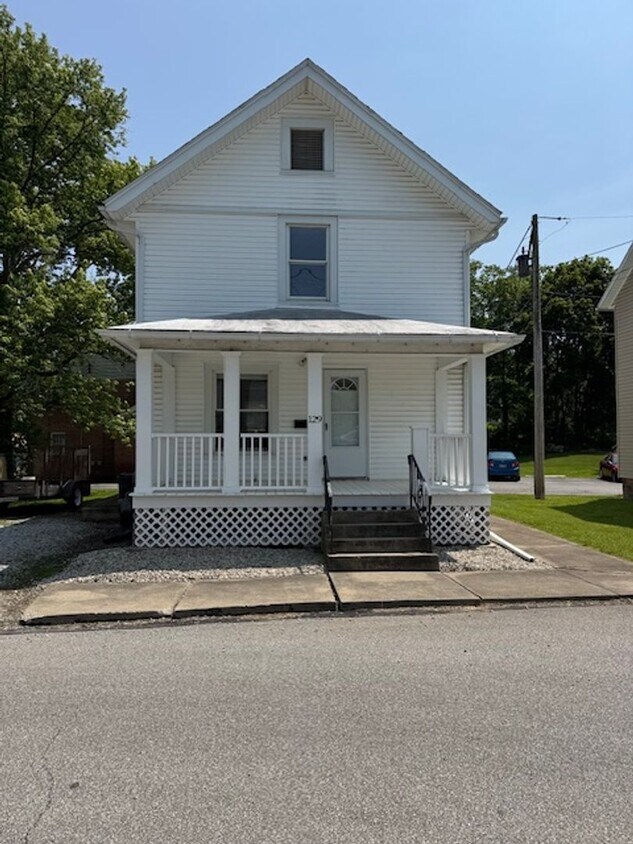 Primary Photo - 129 Diamond St