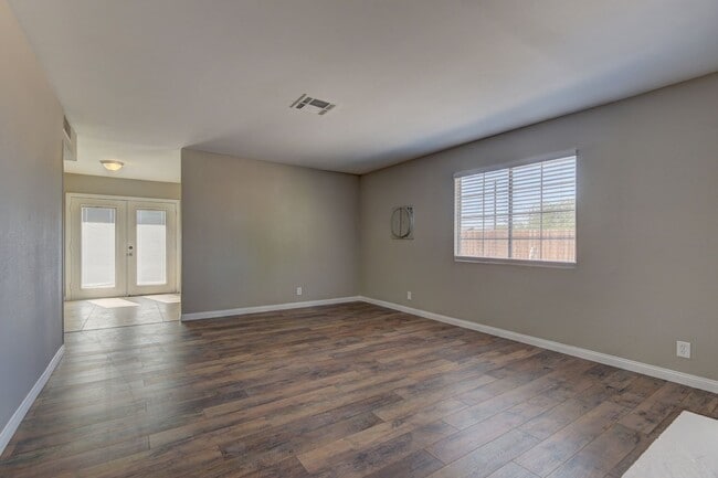 Foto del edificio - Remodeled and move-in ready located in Southeast Las Vegas.