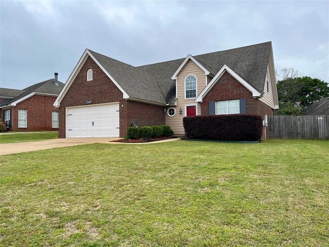 Building Photo - 612 Little Farm Rd