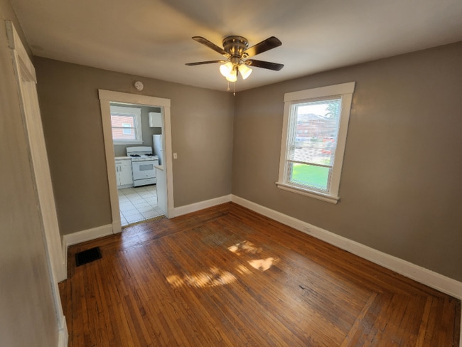 Building Photo - 6820 Alpine Ave