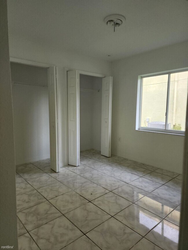 Building Photo - 4 br, 2 bath House - 2100 NW 76th St