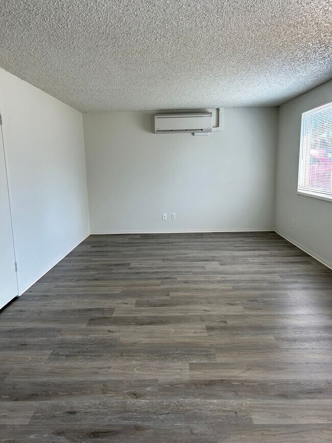 Foto del edificio - 179.3n - 912-914 Olympic Ave