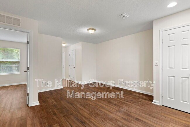 Foto del edificio - 1343 Pangola Dr