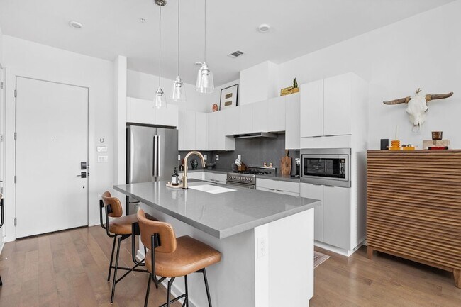 Building Photo - 207 W Johanna St