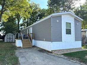 Building Photo - 3 Fox Haven Dr