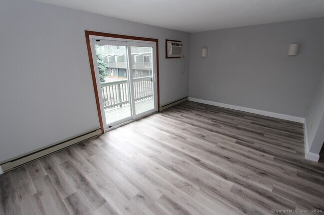 Foto del edificio - 1400 Meriden Rd