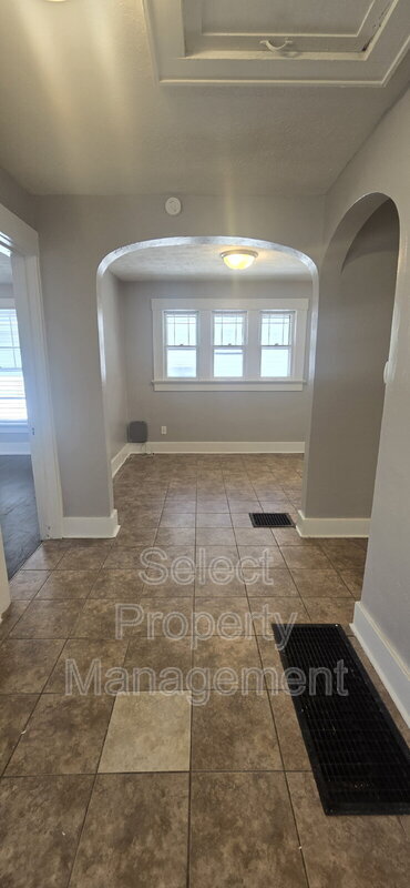 Foto del edificio - 1301 Forest Ave