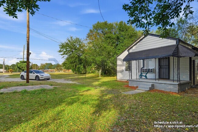 Foto del edificio - 684 Central Ave