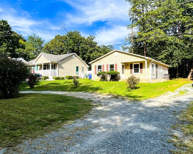 Building Photo - Cute 3 Bedroom 1 Bathroom in Winston Salem