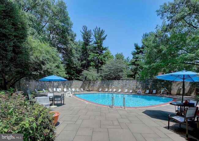 Foto del edificio - 4000 Tunlaw Rd NW
