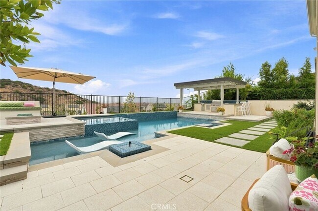 Foto del edificio - 24357 Clear Creek Pl