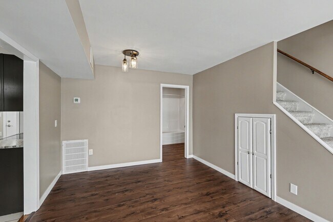 Building Photo - 251 Edgewood Dr