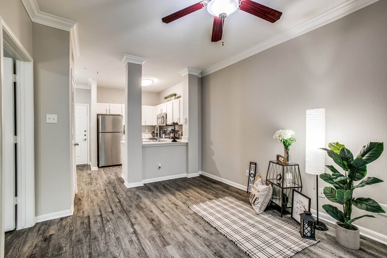 The Maroneal Apartments in Houston, TX