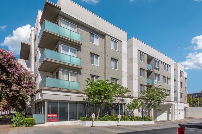 Foto del edificio - 160 S Hudson Ave
