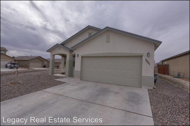 Building Photo - 3 br, 2 bath House - 1001 Airship Place