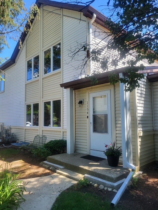 Primary Photo - 1154 W Inverrary Ln