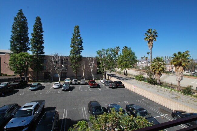 Foto del edificio - 6825 Alabama Ave